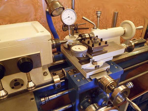 Загальний вигляд токарно-гвинторізного верстата ТВ-4 ТВ-4 Загальний вигляд токарно-гвинторізного верстата